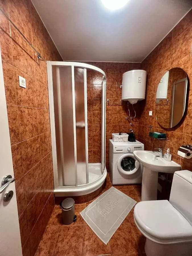 Jj Apartment Split