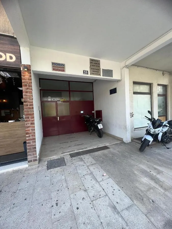 Jj Apartment Split